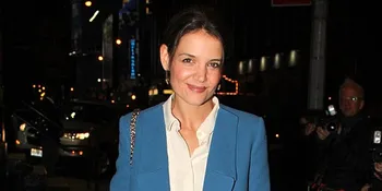 Gara-Gara Foto Usang, Katie Holmes Raih Gelar Wanita Terseksi