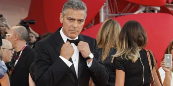 Gara - Gara Memerankan Batman, George Clooney Dicekal Comic Con