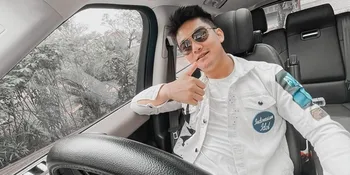 Gara-Gara Pandemi Covid-19, Boy William Jadi Suka Karaoke di Rumah