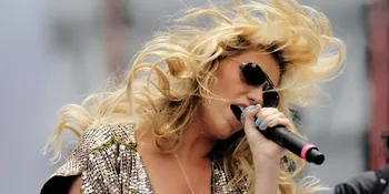 Garap Video Klip Baru, Kesha Sebar Foto