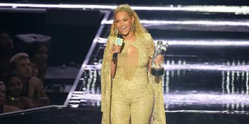 Gaun Blue Ivy di MTV VMA 2016 Ternyata Rancangan Desainer Kita!