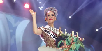 Gaun Malam Elvira Devinamira Ternyata Kembar Dengan Miss Myanmar!
