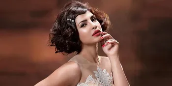 Gaun Pengantin Impian Priyanka Chopra, Kaos & Celana Training!