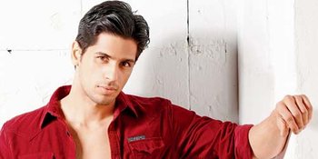 Gawat! Sidharth Malhotra Tantang Akhsay Kumar Berduel