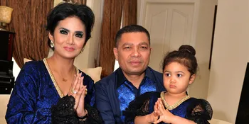 Gaya Amora Lemos Jadi Little Mermaid Pink, Unyu Menggemaskan!