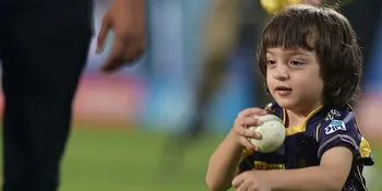 Gaya Lucu AbRam Khan Ketika Sekolah, Santai Pakai Celana Pendek