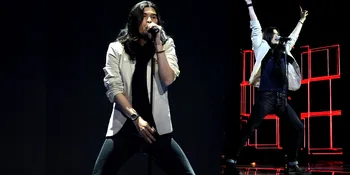 Gaya Ngangkang, Virzha Lebih Keren Dari Ariel!