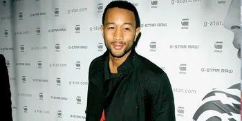 Gelandangan Taklukan Wanita Seksi Lewat 'All of Me'