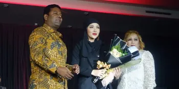 Gelar Fashion Show Lagi Setelah Sekian Lama, Bella Shofie Sekaligus Bagi-Bagi Emas