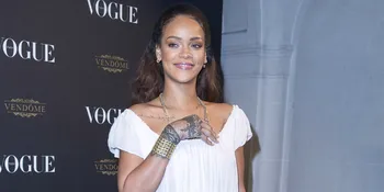 Gelar Konser Besar di Florida, Rihanna Pamer Aksi Twerking Panas