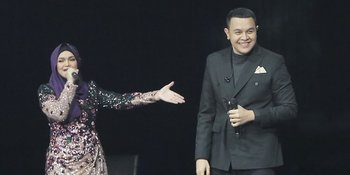 Gelar Konser di Indonesia, Siti Nurhaliza Tampil Spektakuler Bareng Tulus