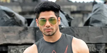 Gemes! Tidur Bareng, Pose Lavanya Bhardwaj Sama Dengan Bayinya