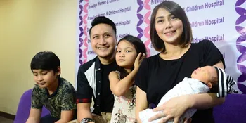 Gendong Anak Ketiga Yang Baru Lahir, Arie Untung Kecengklak