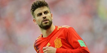 Gerard Pique Lakukan Handsball Saat Spanyol Melawan Rusia, Shakira Kena Getahnya
