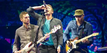 'GHOST STORIES', Ungkapan Sakit Hati & Penyesalan Chris Martin?