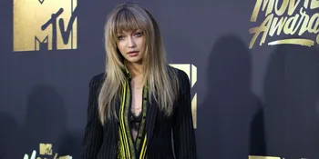 Gigi Hadid Ungkap Taylor Swift Sedang Kerjakan Lagu Baru