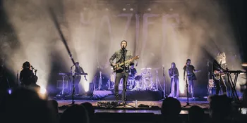 Giliran Vienna yang Dibikin Meleleh dengan Hits Mellow Hozier