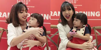 Gisella Anastasia Bagi Cara Jitu Asuh Gempi Agar Tak Rewel: Distract Sama Mainan