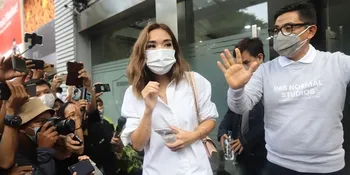 Gisella Anastasia Ternyata Biasa Julurkan Lidah di Depan Kamera