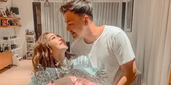 Gisella Anastasia Ulang Tahun, Wijin Beri Bucket Bunga dan Peluk Cium Romantis