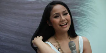 Gita Gutawa Senang Tinggal di Inggris