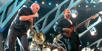 Gitaris Genesis Kecewa Dengan Film Dokumenter Bandnya
