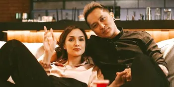 Goda Demian, Sara Wijayanto Buka Handuk Setelah Selesai Mandi