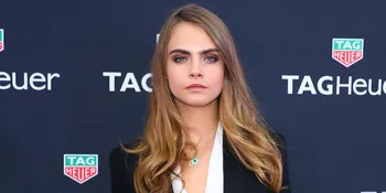 Gokil, Begini Jadinya Bila Cara Delevingne Mainan Beatbox