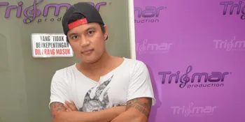 Gokil! Posan 'Kotak' Ciptakan Lagu Dangdut Untuk Cut Memey