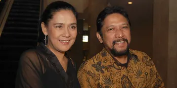 Gugat Cerai, Lydia Kandou - Jamal Mirdad Masih Serumah