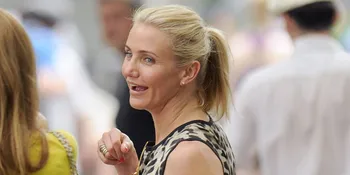 Gwyneth Paltrow Cerai, Cameron Diaz Malah Acungkan Jempol