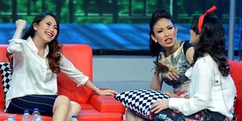 Hadapi Enji, Ayu Ting Ting Didampingi Delapan Pengacara