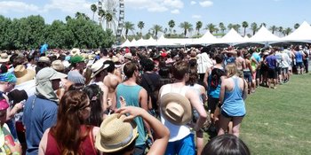 Hadir ke Coachella, Seorang Fans Tewas Akibat Overdosis!