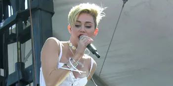 Hadiri iHeartRadio Festival, Miley Cyrus Nyaris Tanpa Busana