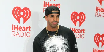 Halloween, Drake Berubah Jadi Kanye West!