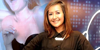 Hamil Ketiga, Widi Be3 Tetap Kuat Angkat Besi di Gym