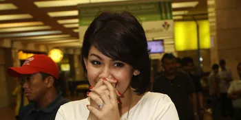 Hamil, Sissy Priscillia Mendekam di Rumah