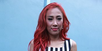 Hamil Tanpa Suami, Dewi Sanca Malu Tapi Tetap Tegar