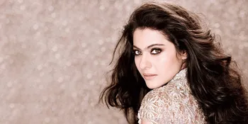 Hampir Jatuh di Panggung, Kajol Diselamatkan Aktor Muda Ganteng