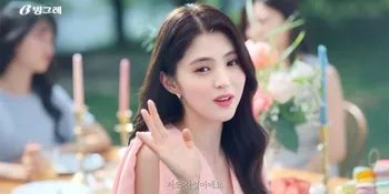 Han So Hee Ulang Adegan Populer 'THE WORLD OF THE MARRIED' di Iklan Jus, Cantiknya Sesegar Buah Peach