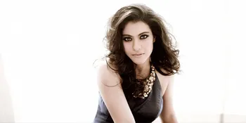 Happy, Begini Ekspresi 2 Lelaki Kesayangan Kajol Saat Lihat Salju