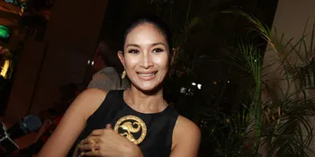 Happy Salma Demonstrasi Tolak Reklamasi Teluk Benoa