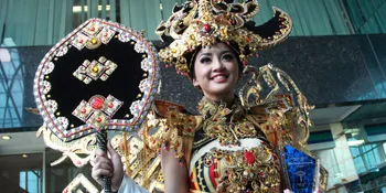 Harus Pakai Bikini, Elfin Pertiwi Santai