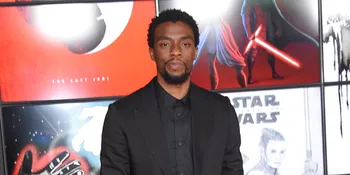 Heboh Foto Chadwick Boseman 'BLACK PANTHER' Dilarikan ke UGD Pakai Kursi Roda