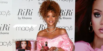 Heboh! Rihanna Mendadak Diserang Massa, Ada Apa?