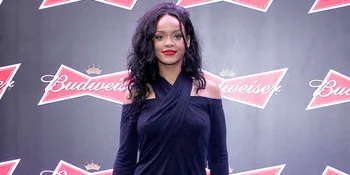 Heboh! Rihanna - Travis Scott Dikabarkan Resmi Pacaran