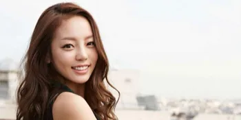 Hemat, Hyun Bin dan Goo Hara Terima Penghargaan Keuangan