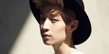 Henry Lau Tampil Elegan Tampan di Sesi Foto ELLE