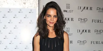Hii... Wajah Katie Holmes Jadi Seram Kalau Kena Sinar Matahari