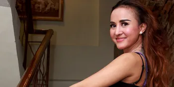 Hijab &#38; Nempel ke Bukan Muhrim, Cynthiara Alona Ditegur Netizen